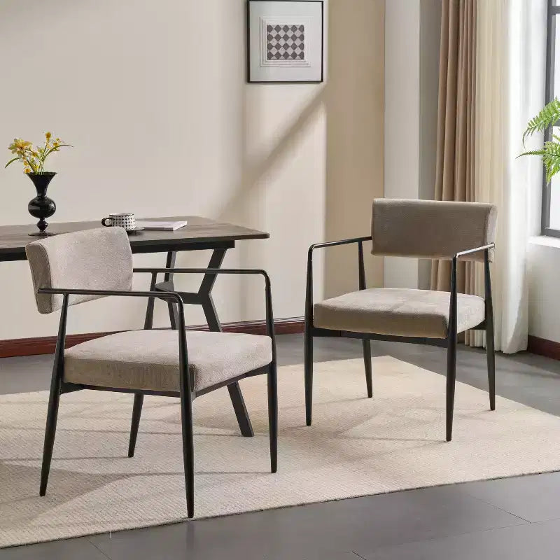 Chaises de salle à manger rembourrées de style moderne du milieu du siècle