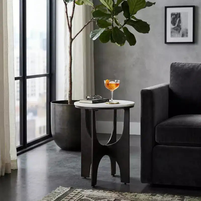 Table d'appoint contemporaine ronde en marbre avec piètement en métal